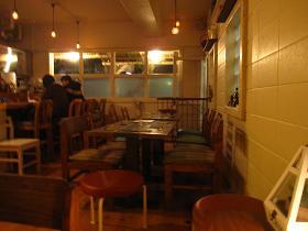 洋風酒場カフェーotafukuの店内雰囲気2
